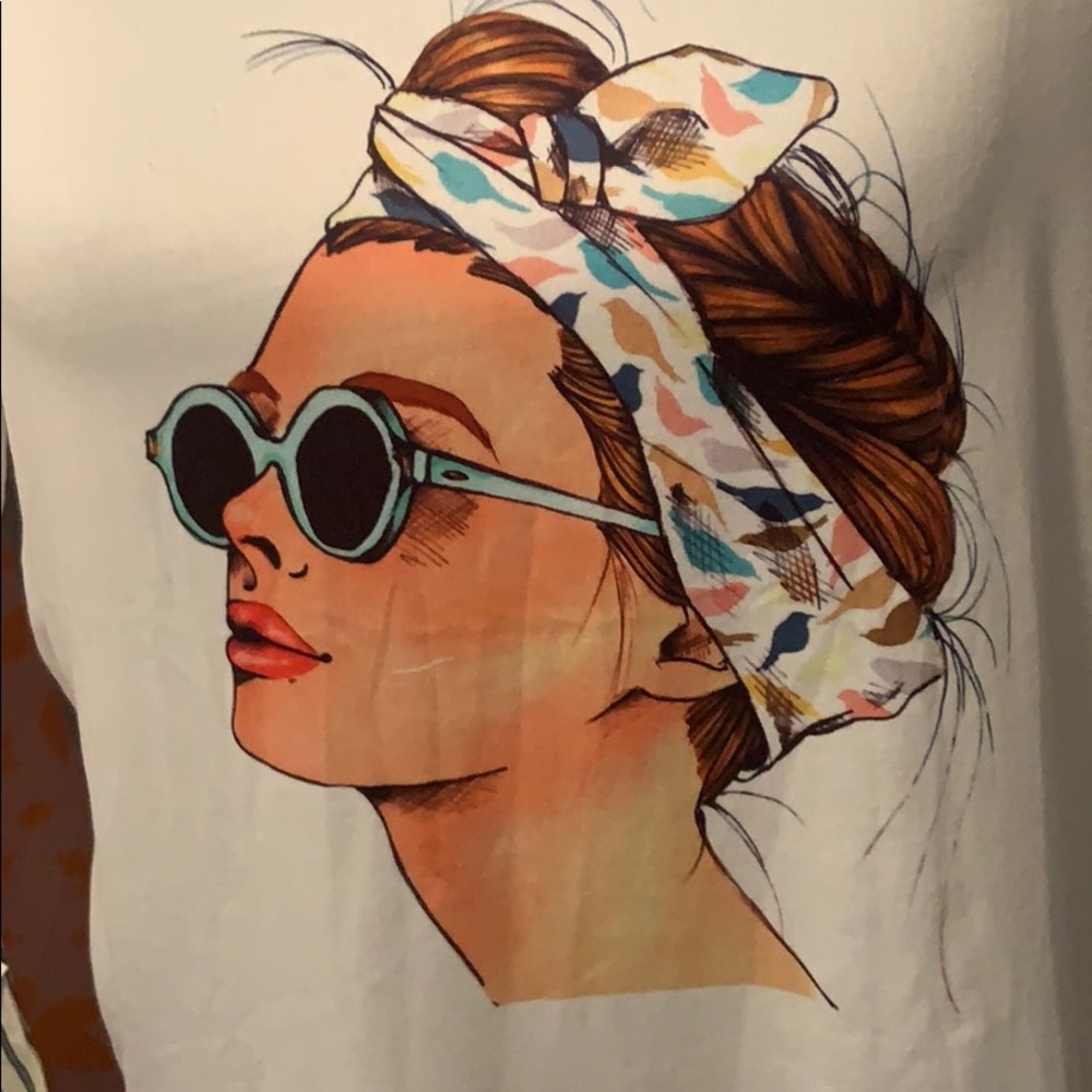 Tshirt - Picture 2 of 2